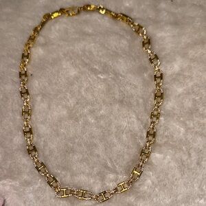 Elegant Gold Chain Necklace